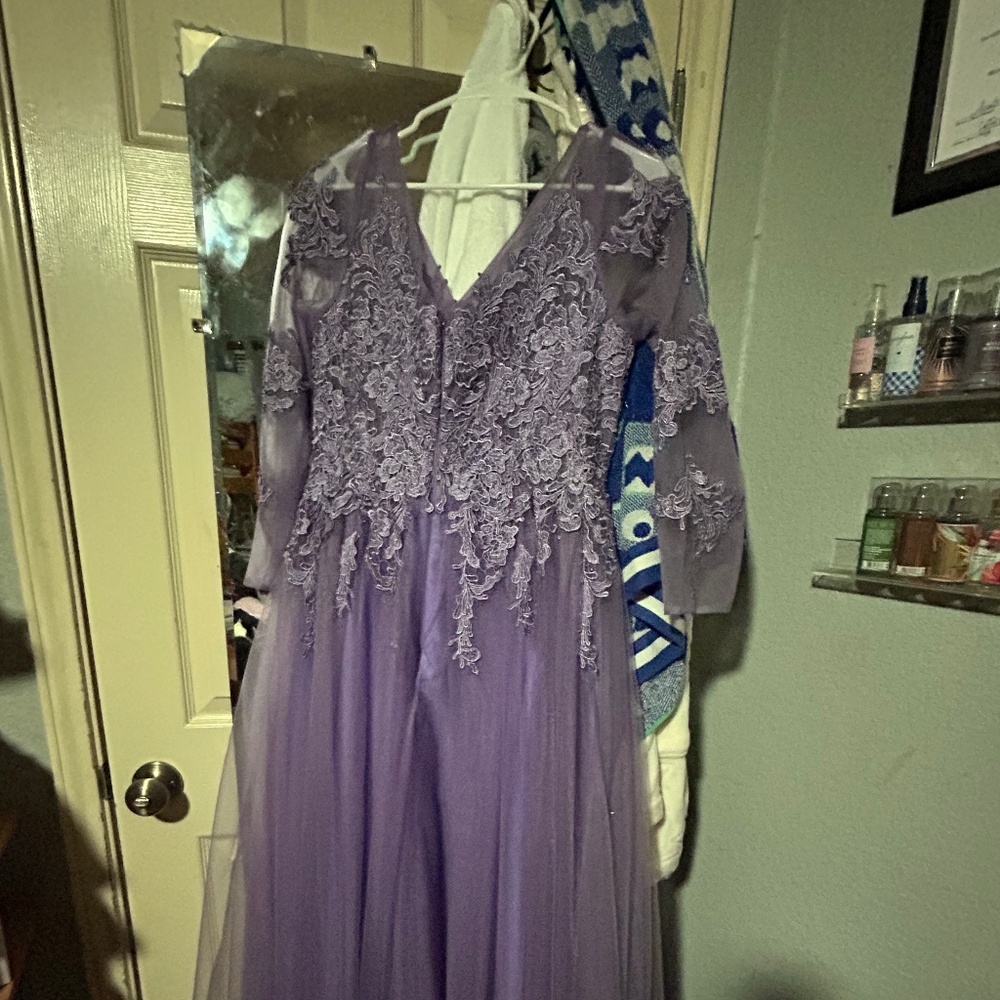 Purple floor length prom/formal gown